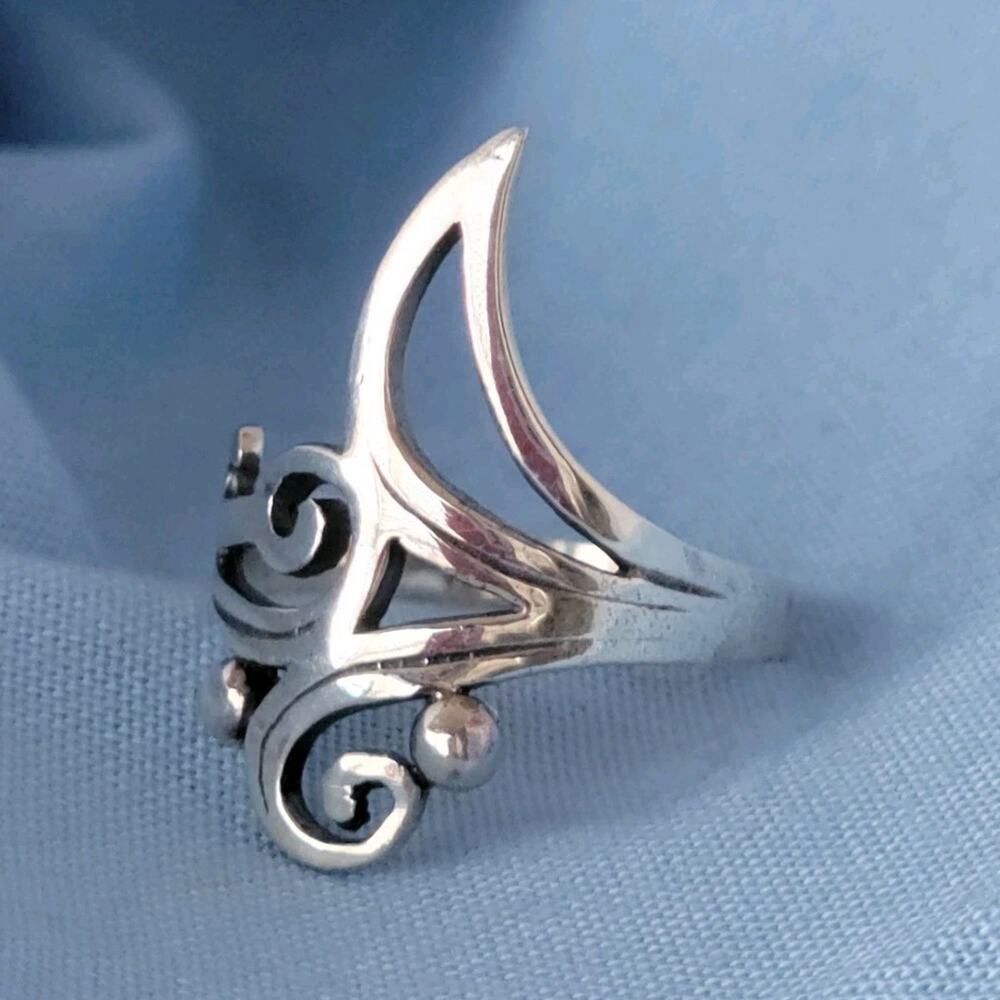 Sterling Silver handcrafted unique asymmetrical ring size 8
